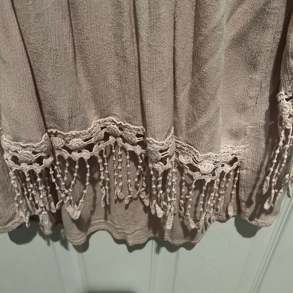 Woman’s beige blouse with decorative sleeves - Picture 2 of 6